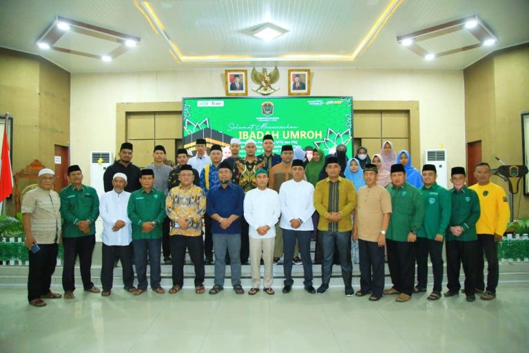 Kemenag Labura Lepas Jamaah Umroh Pemenang MTQ & FSQ Labura 2022